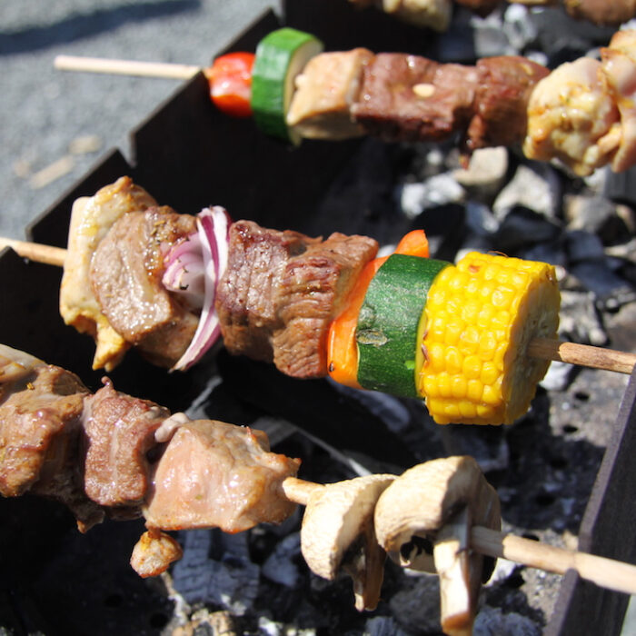 Spiesse auf dem Kanalgrill